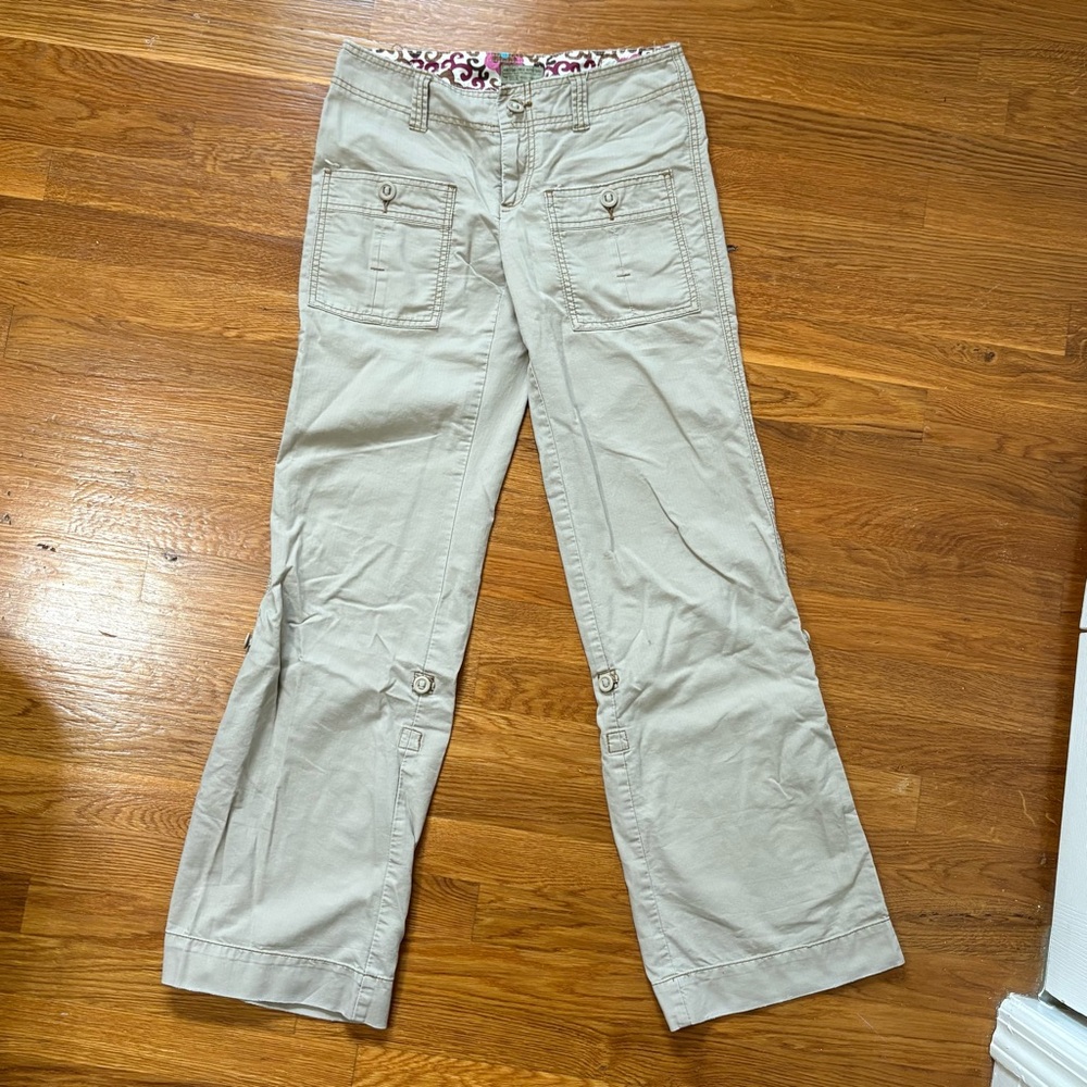 Used American Eagle Beige Low Waisted Cargo Pants. Size 2.